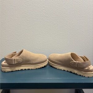 UGG Golden Star Clog Sz 8